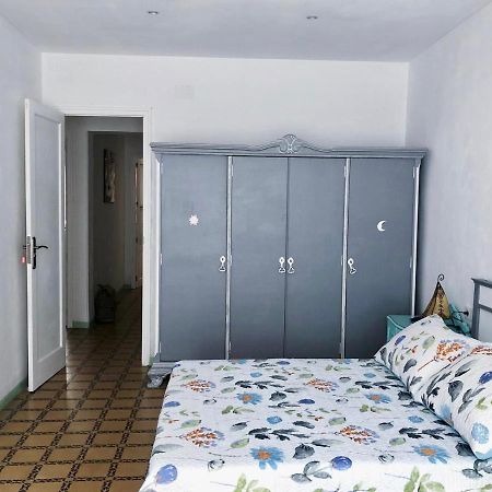 Cerca Del Centro De Alicante Esterno foto