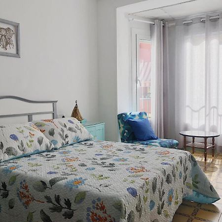 Cerca Del Centro De Alicante Esterno foto